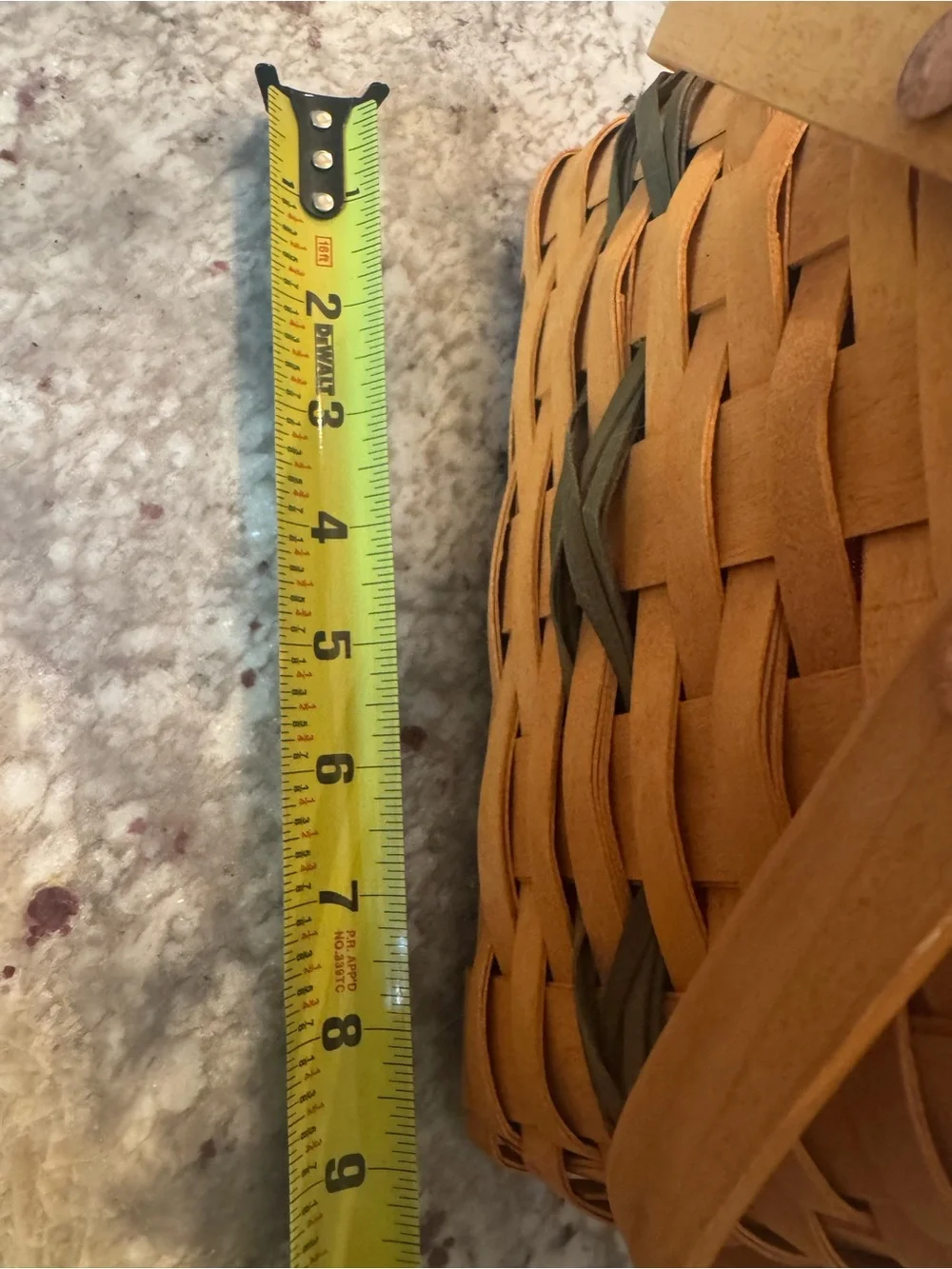Longaberger Natural Brown Basket with Green Accent and Plaid Liner